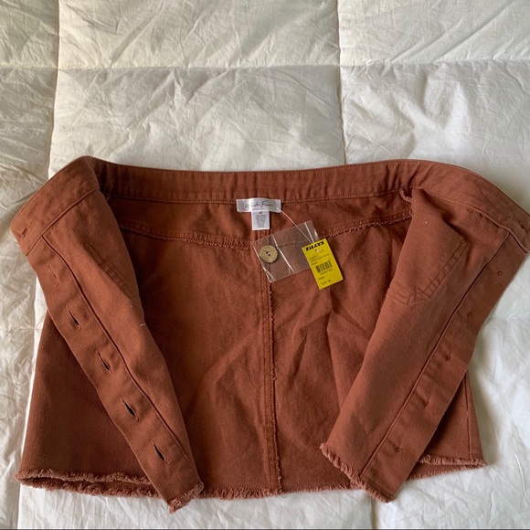 WHITE FAWN BUTTON DOWN SKIRT - Picture 4 of 5